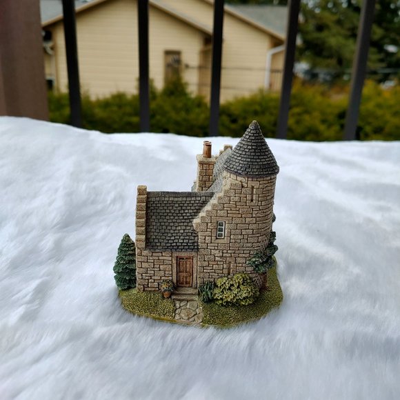 Liliput Lane & David Winter Miniature Cottages - Picture 10 of 16